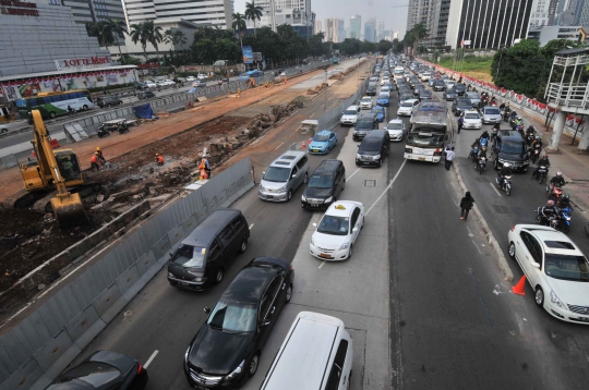 Kemacetan lalu lintas Sudirman akibat proyek MRT