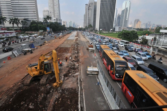 Kemacetan lalu lintas Sudirman akibat proyek MRT