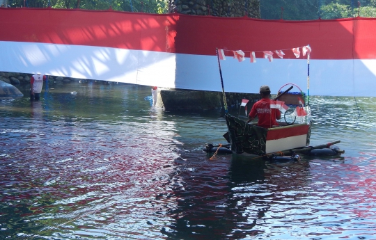 Keunikan warga Banyumas gelar upacara kemerdekaan di sungai