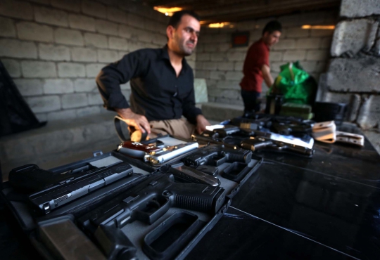 Menengok pasar senjata api di Irak Utara