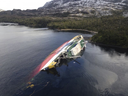 Kapal feri 'Amadeo' karam di Chile