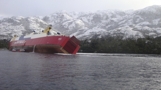 Kapal feri 'Amadeo' karam di Chile