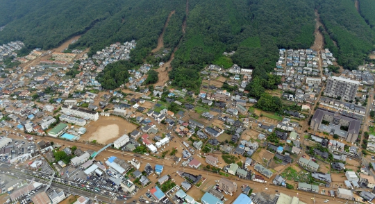 Ratusan rumah tersapu longsor di Hiroshima, 18 tewas