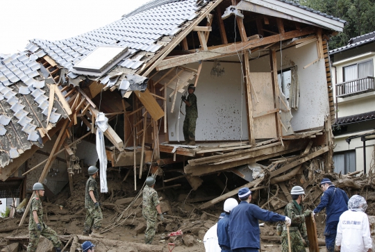 Porak-poranda Hiroshima pasca dilanda longsor dahsyat