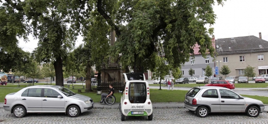 Uniknya Elbee, kendaraan mungil untuk pengguna kursi roda