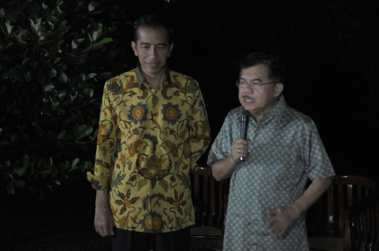 Wajah sumringah Jokowi-JK saat tanggapi putusan MK