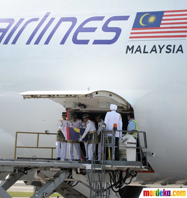 Foto : 20 Jenazah korban Malaysia Airlines MH-17 tiba di 