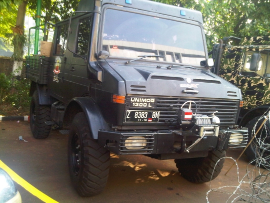 Ini mobil unimog yang dipakai massa Prabowo bentrokan di MK