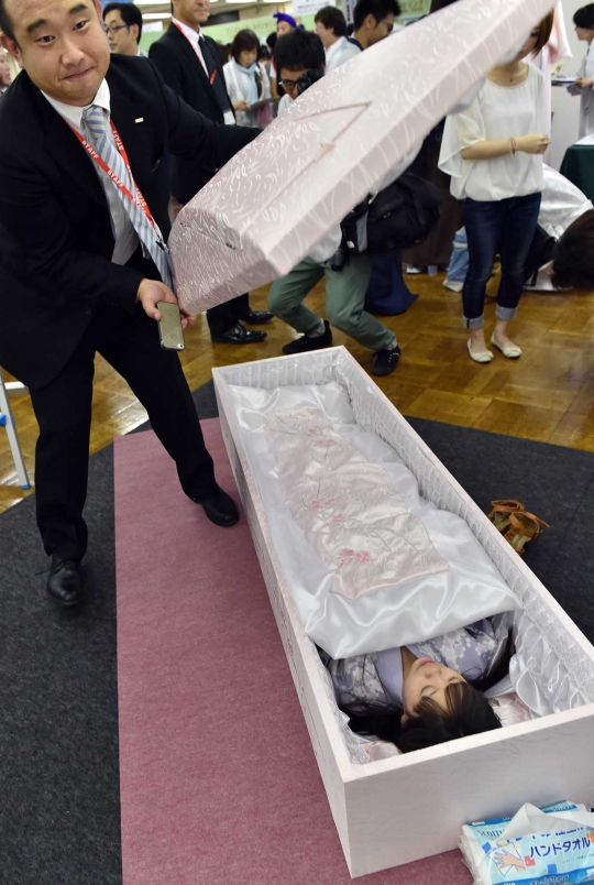 Uniknya festival bisnis pemakaman Shukatsu Festa 2014 di Jepang