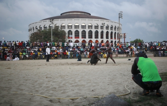 Menengok gulat tradisional khas masyarakat Afrika Barat