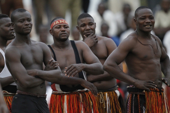 Menengok gulat tradisional khas masyarakat Afrika Barat