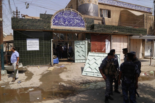 Serangan bom bunuh diri di masjid Syiah Baghdad, 11 orang tewas