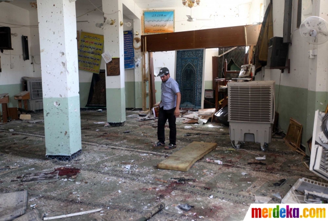 Foto : Serangan bom bunuh diri di masjid Syiah Baghdad, 11 