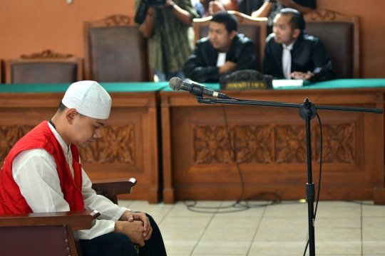 Jalani sidang lanjutan, Ustaz Guntur Bumi khusyuk berzikir