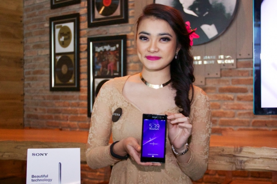 Sony luncurkan smartphone ramping canggih Xperia C3 dan T3