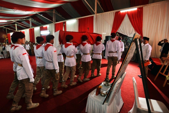 Prabowo pimpin pelepasan jenazah Suhardi di Kantor Gerindra