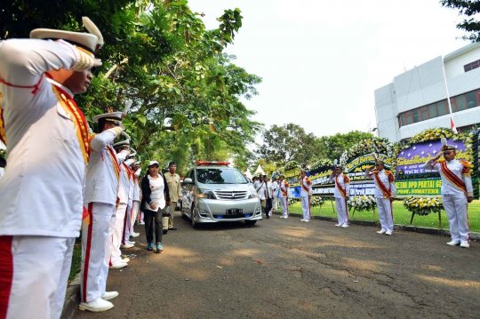 Prabowo pimpin pelepasan jenazah Suhardi di Kantor Gerindra