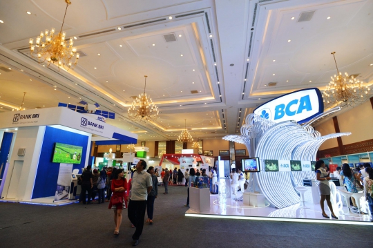 Mengunjungi pameran Indonesia Banking Expo 2014 di Senayan