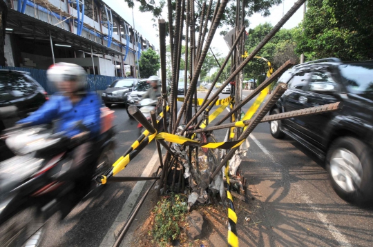 Besi tiang monorail ancam keselamatan pengendara