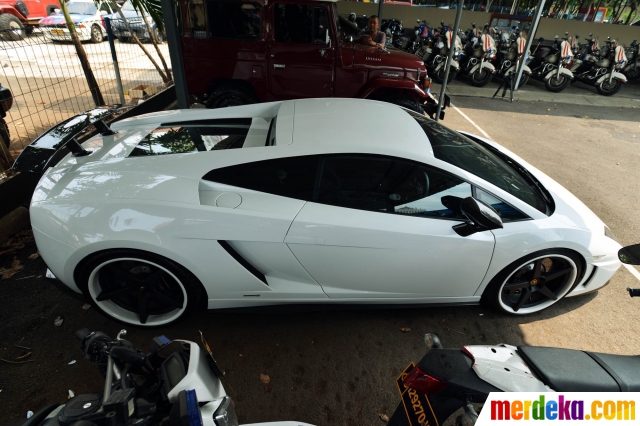 Foto Lamborghini putih yang ditilang ini dicurigai mobil 