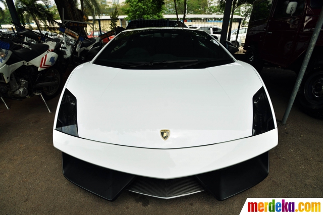 Foto Lamborghini putih yang ditilang ini dicurigai mobil  