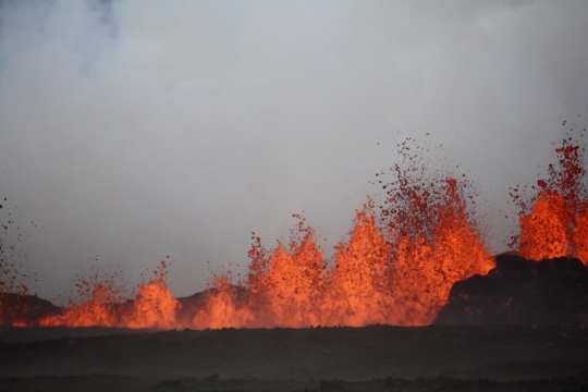 Dahsyatnya semburan lava Gunung Bardarbunga di Islandia