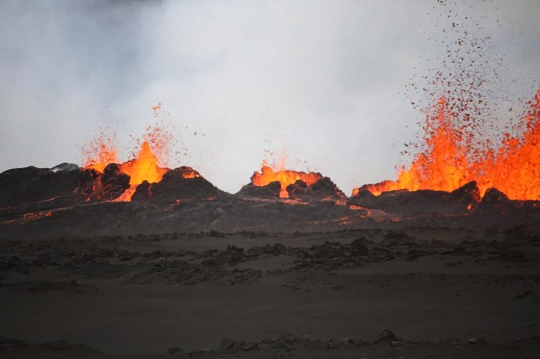 Dahsyatnya semburan lava Gunung Bardarbunga di Islandia