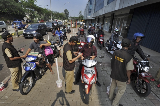 Tim gabungan Pemkot Tangsel gelar razia KTP di BSD