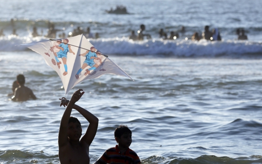 Libur musim panas, warga Mesir banjiri pantai