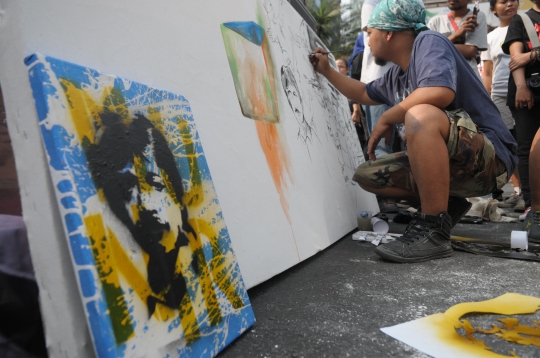Aksi seniman mengenang 10 tahun kematian Munir