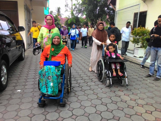 Penyandang paraplegia ini nekat keliling Indonesia naik motor