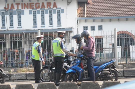 Polisi kembali tilang para penerobos jalur Transjakarta