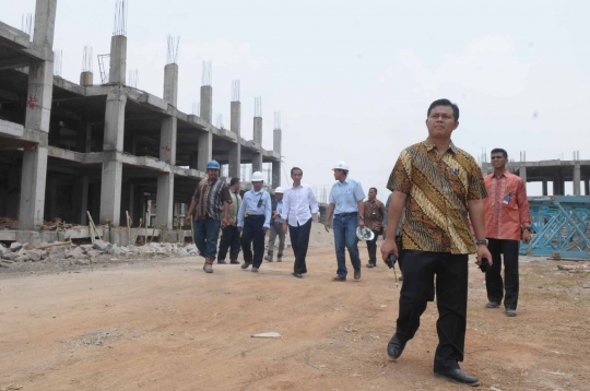 Jokowi tinjau pembangunan rusun buruh yang mangkrak 8 bulan