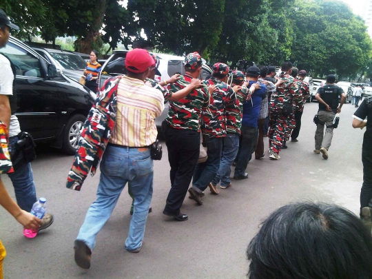 Ini anggota Laskar Merah Putih yang duduki tanah Waduk Ria Rio