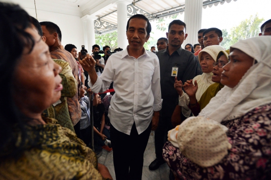 Dikawal Paspampres, Jokowi tetap dengarkan keluhan warga