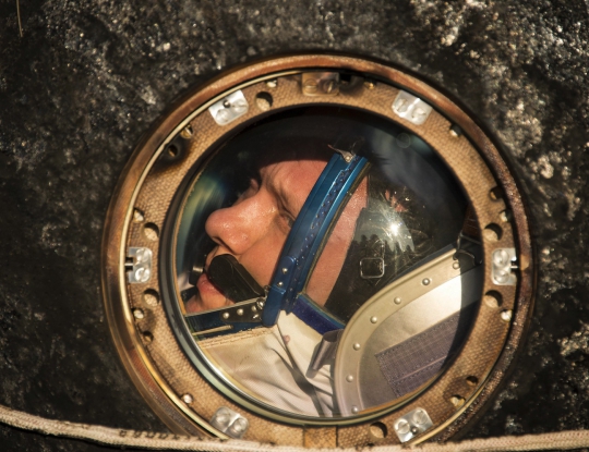 Tiga astronot Soyuz mendarat selamat ke Bumi