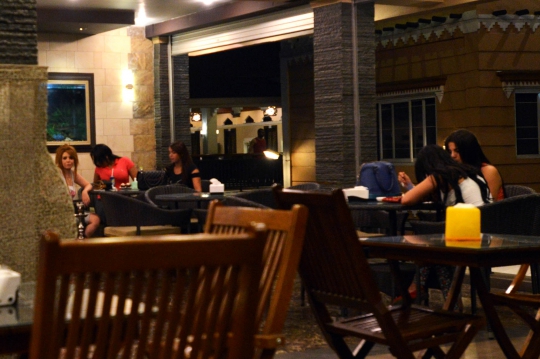 Turis dan budaya Arab banjiri Puncak