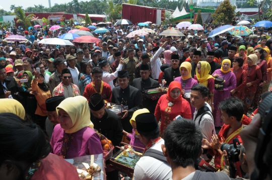 Momen keakraban Ahok dan Haji Lulung saat hadiri Lebaran Betawi