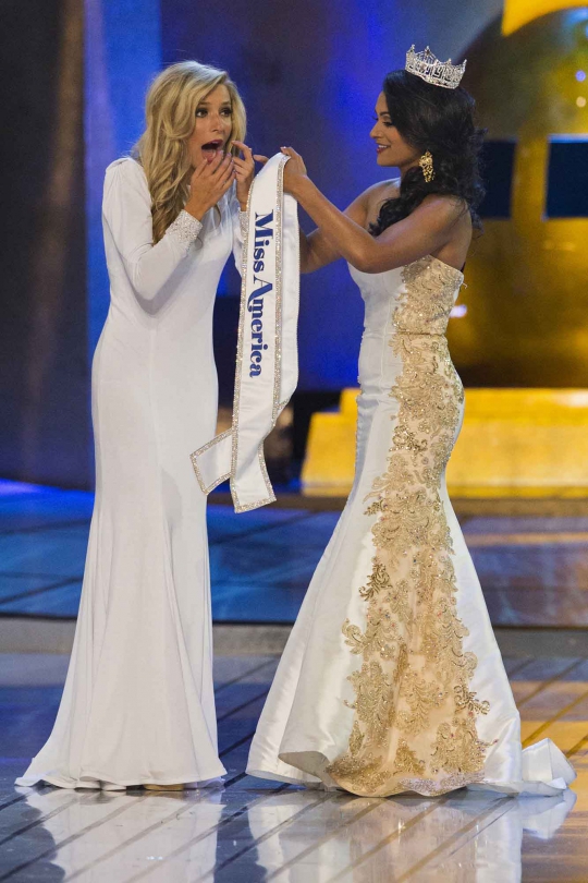 Wanita cantik asal New York raih mahkota Miss America 2015