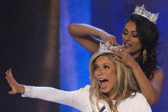 Wanita cantik asal New York raih mahkota Miss America 2015