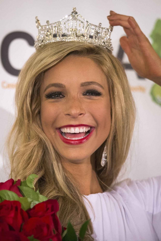 Wanita cantik asal New York raih mahkota Miss America 2015