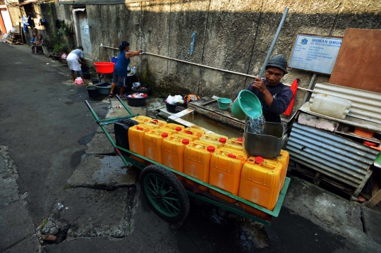 Pemprov DKI batasi penggunaan air bersih bagi warga miskin