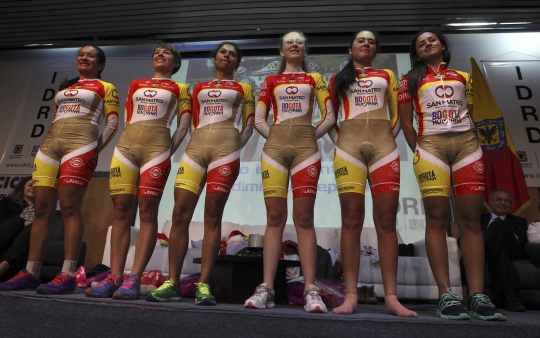 Ini seragam tim balap sepeda wanita Kolombia yang dinilai vulgar