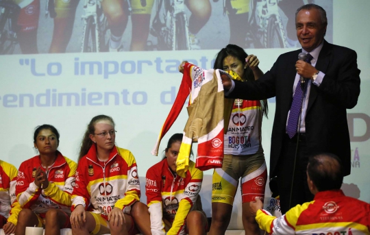 Ini seragam tim balap sepeda wanita Kolombia yang dinilai vulgar