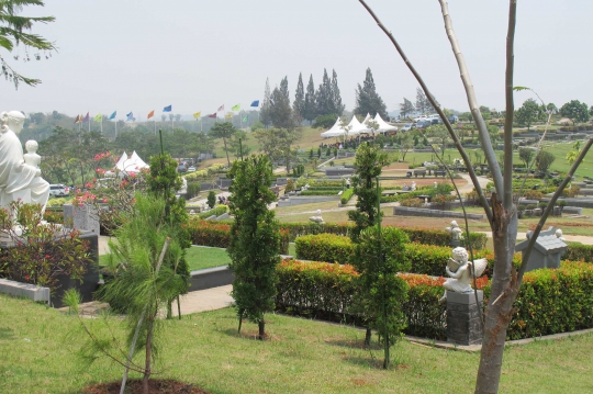 Pemakaman pemuka kaum Yahudi Indonesia di San Diego Hills