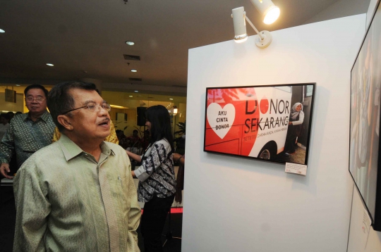 Jusuf Kalla hadiri peluncuran buku fotografi PMI