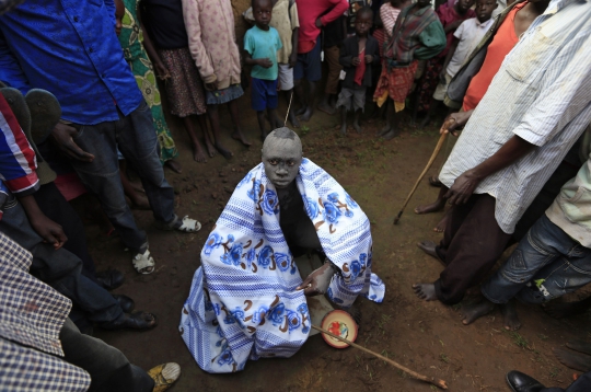 Ritual unik tradisi sunatan ala Kenya