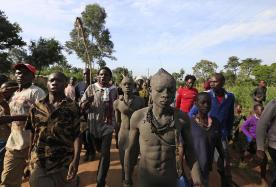 Ritual unik tradisi sunatan ala Kenya