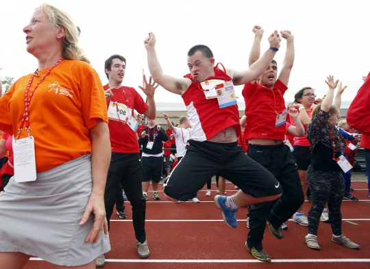 Kegigihan atlet tunagrahita di Special Olympics Games 2014