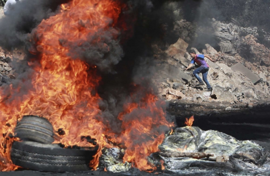 Heroiknya bocah Palestina terlibat bentrok dengan militer Israel